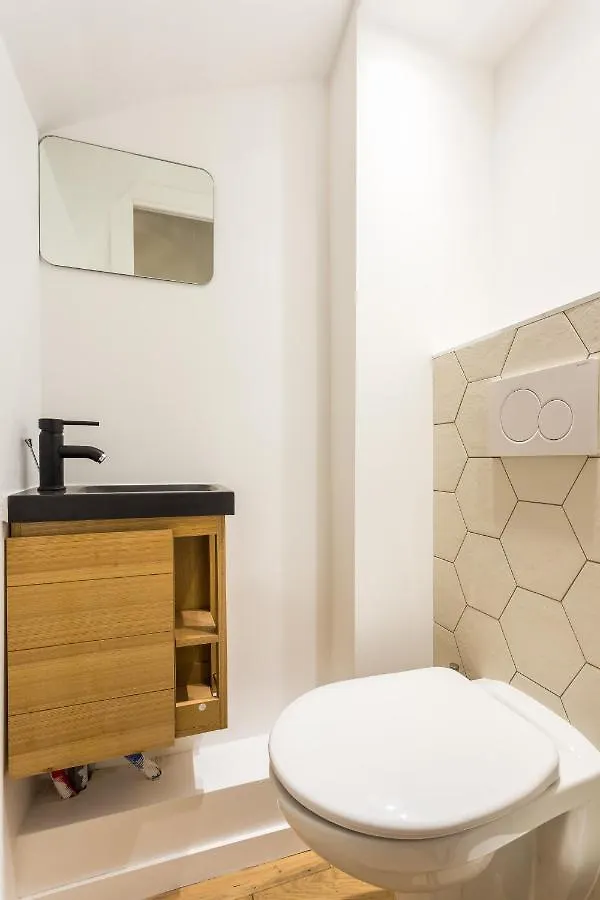 Apartman Cmg - Nation / Voltaire